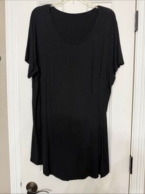 Black Women's Scoop Neck Short Sleeve long length Top